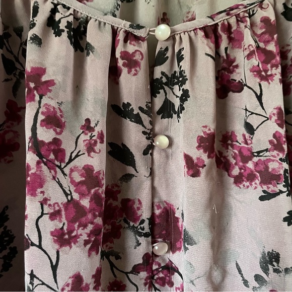 Love and Legend Flowy Sheer Blouse - Picture 5 of 5